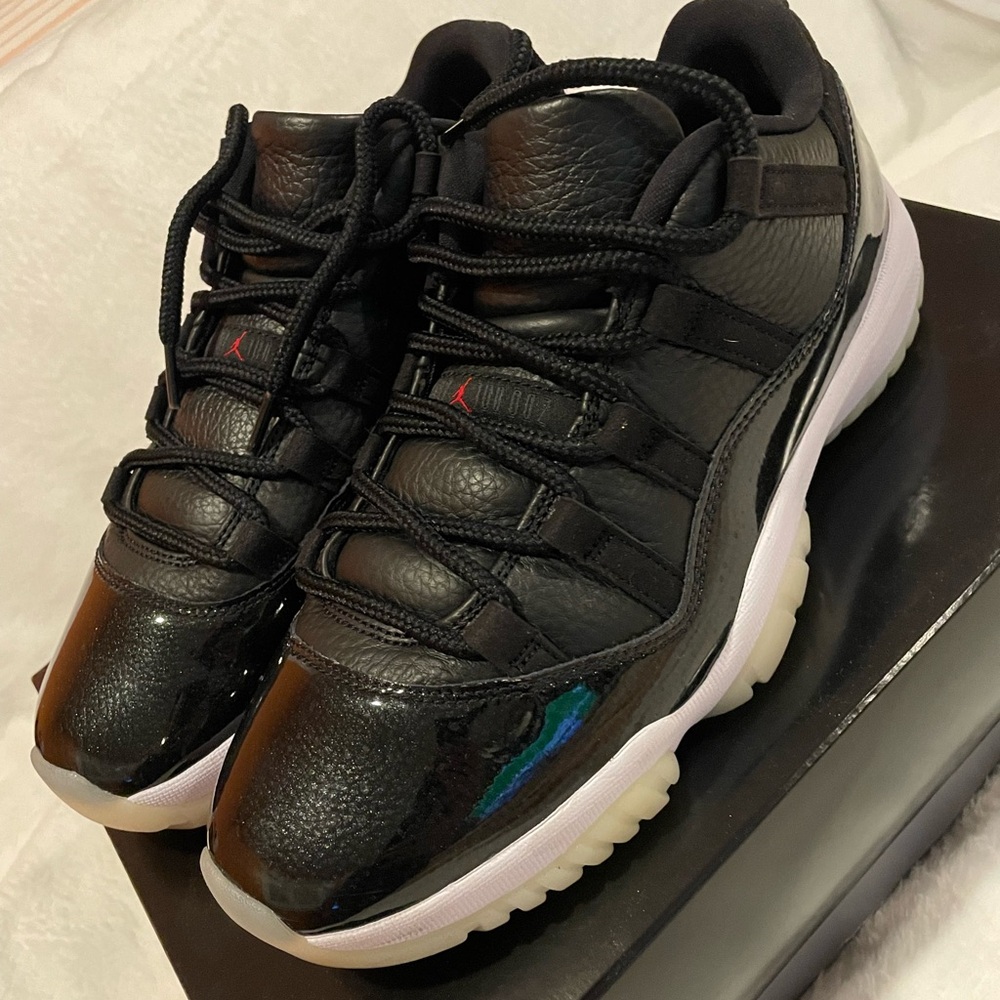Jordan 11 low size 9